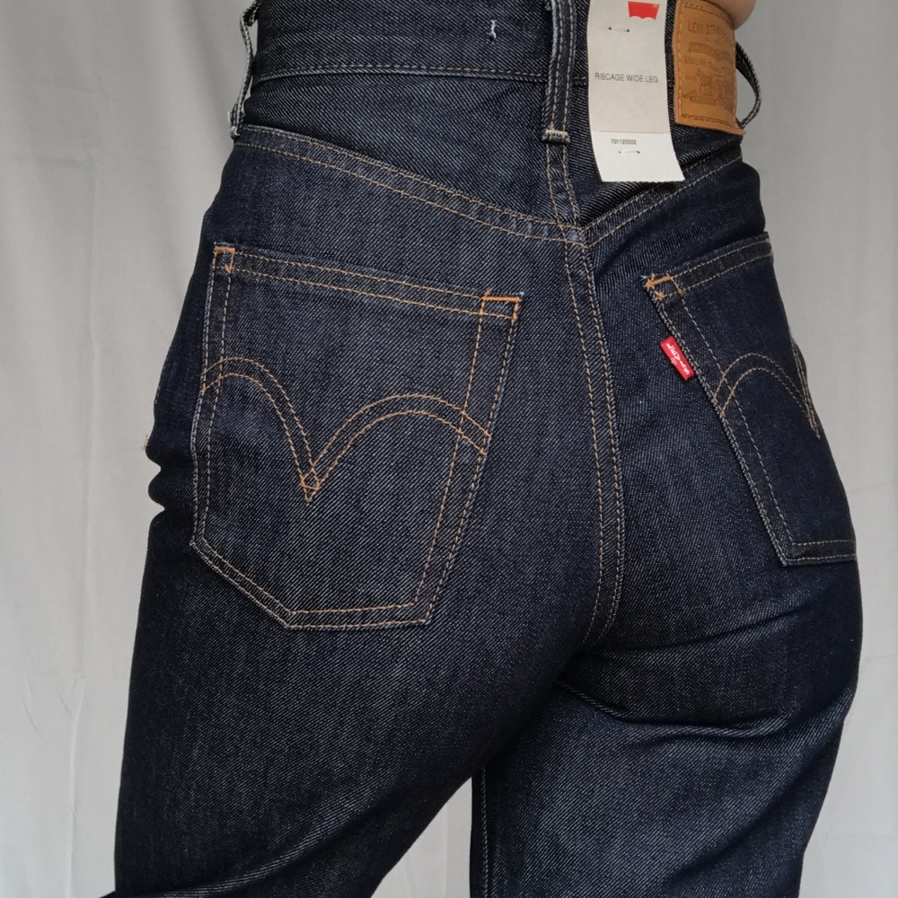 dark wash levi’s ribcage wide leg jeans